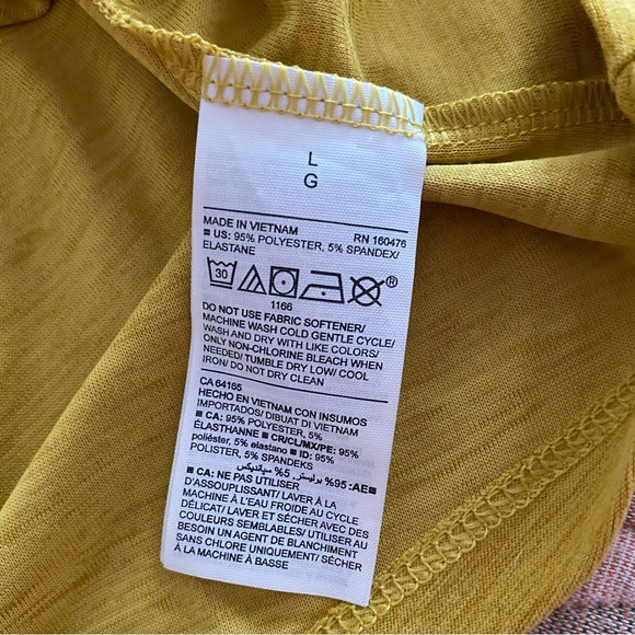 Old Navy Breathe-On Tie-Back Performance Tank - Picture 4 of 11